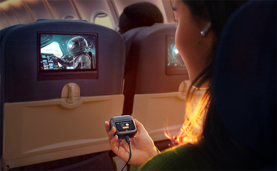 JBL Tour Pro 3 スマート充電ケース&trade;は、あらゆる場面でのエンターテイメントに対応 - Image