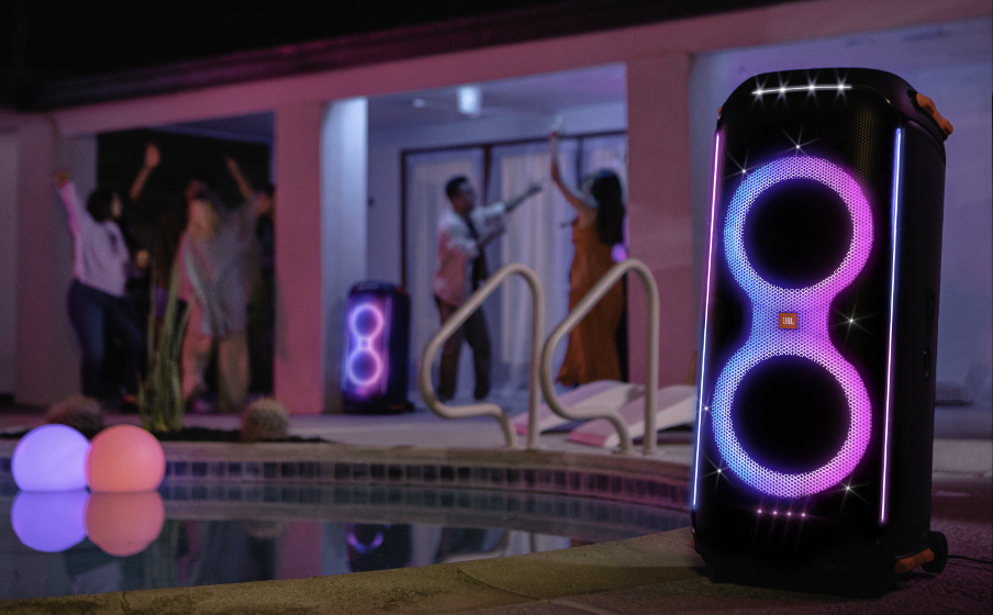 JBL Partybox 710 | 800W のパワフルサウンドとライティング機能を